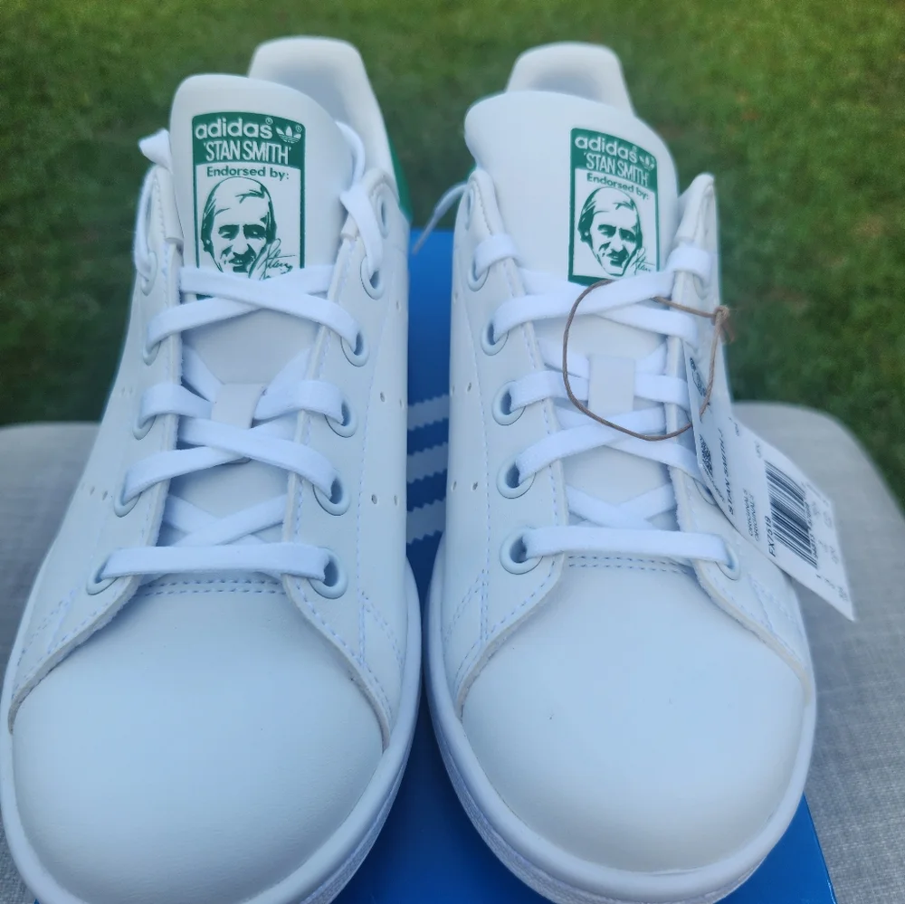 Adidas Originals Stan Smith White & Green  Sneakers Size 3 1/2   NWB
